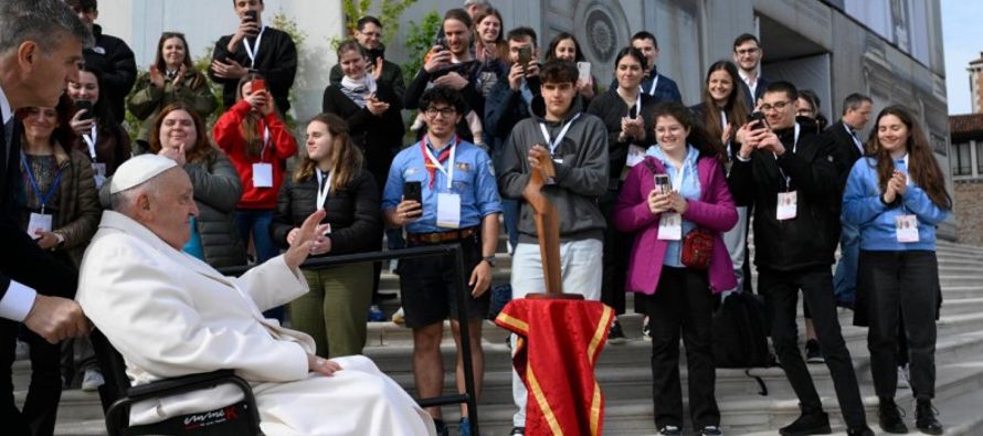 La jornada de la visita pastoral del Santo Padre a Venecia, en Italia, concluyó con la...