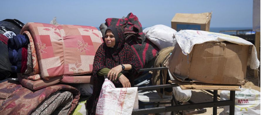 Israel ha evacuado ya el tercio oriental de Rafah, llevando su campaña hasta los...