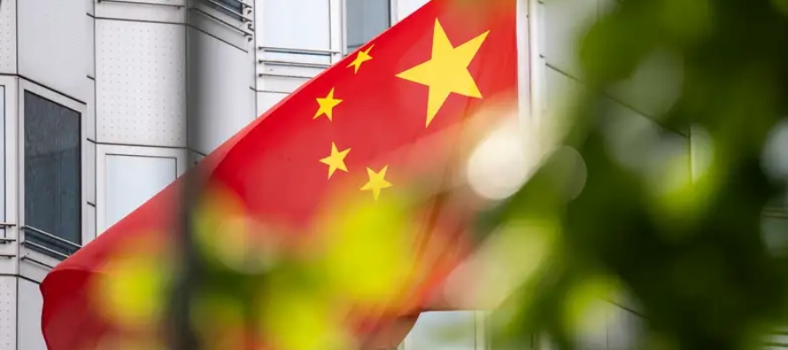 China, sin embargo, rechaza las acusaciones de atacar a nacionales en el extranjero, diciendo que...