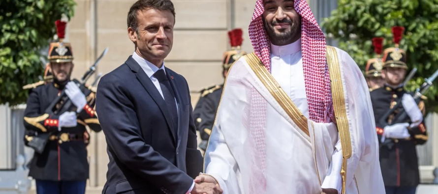 Macron y Bin Salman también se refirieron a cuestiones bilaterales y al refuerzo de su...