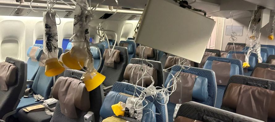 Muchos de los heridos más graves que viajaban en el vuelo de Singapore Airlines que...