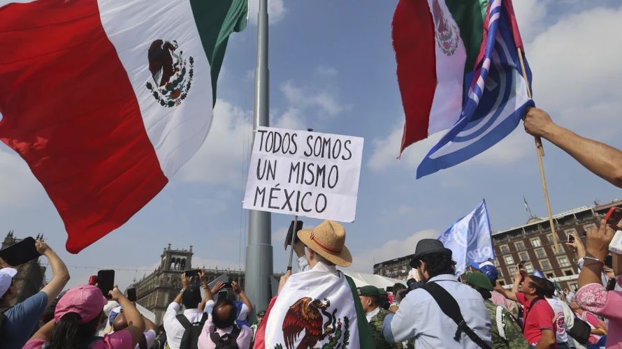 Los mexicanos votarán el domingo en unas elecciones históricas en las que...
