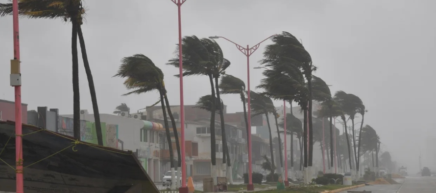 Las autoridades mexicanas pronosticaron en mayo hasta 41 ciclones con nombre en el océano...
