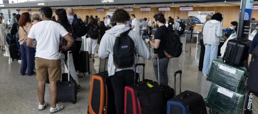 Las aerolíneas y los aeropuertos han sido los más afectados, sin embargo el fallo...