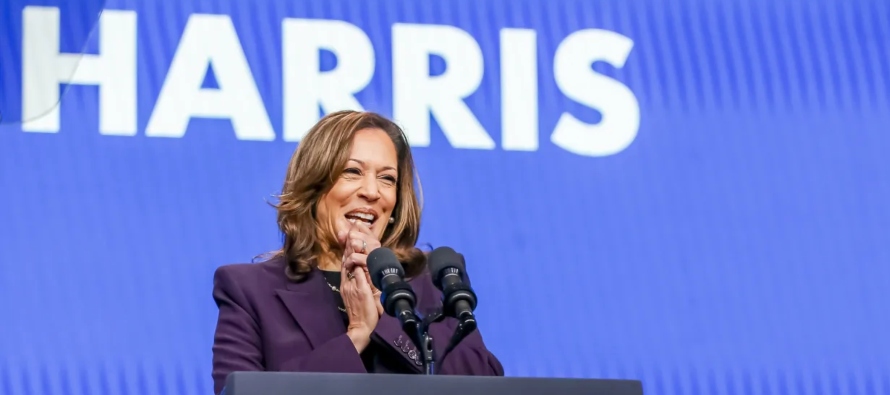 El mensaje también destaca que, como vicepresidenta, Harris se enfrentó a las grandes...