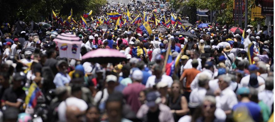 Ante la legítima reacción de la sociedad venezolana, el régimen de Maduro ha...