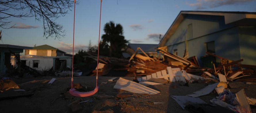 En cuanto los vecinos del complejo residencial de Bahia Vista Gulf terminaron de limpiar tras el...