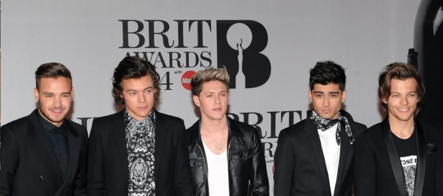 Los integrantes de One Direction -Harry Styles, Zayn Malik, Louis Tomlinson y Niall Horan- se...