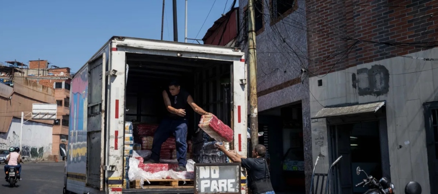 Un venezolano necesita 106.3 dólares al mes para cubrir gastos de alimentos, según una ONG