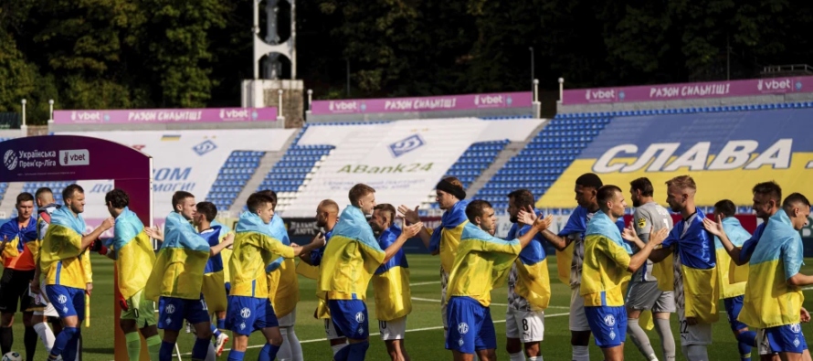 En medio de guerra, ucranianos encuentran en fútbol momentos de calma