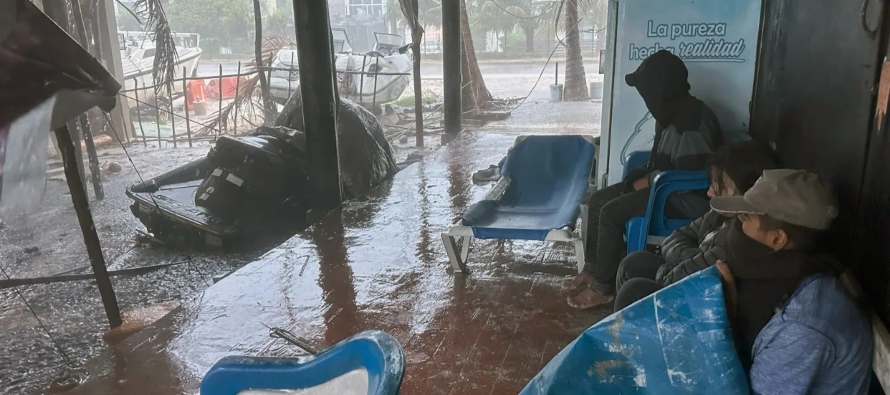 Ondas tropicales y otros fenómenos en México provocarán lluvias en 26 estados este martes