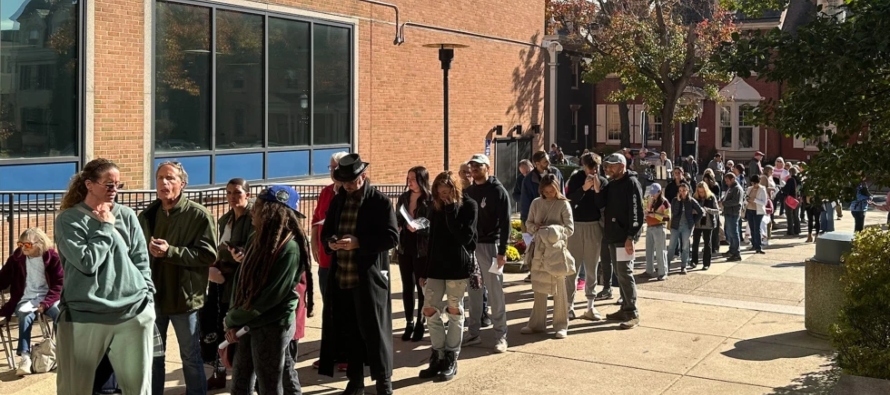 Un tribunal estableció como plazo las 5 de la tarde para que los votantes en el condado...