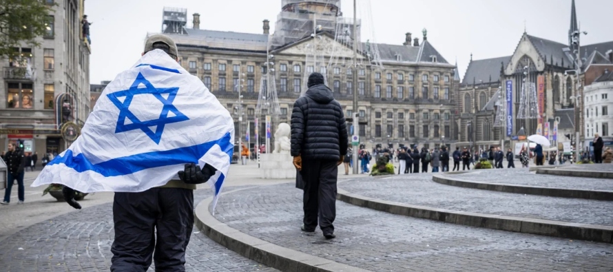 La Policía neerlandesa calcula que unos 2,600 hinchas israelíes acudieron a...