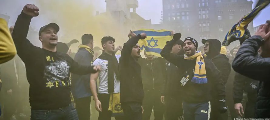 Al menos 62 personas fueron detenidas y 5 resultaron heridas esta madrugada en Ámsterdam...