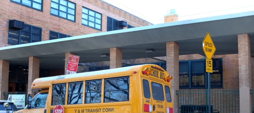 Unos 1,000 niños migrantes recién llegados a Nueva York han dejado la escuela